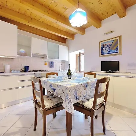 Apartamento Lungomare - Free Wifi & Spiaggia A 100 M