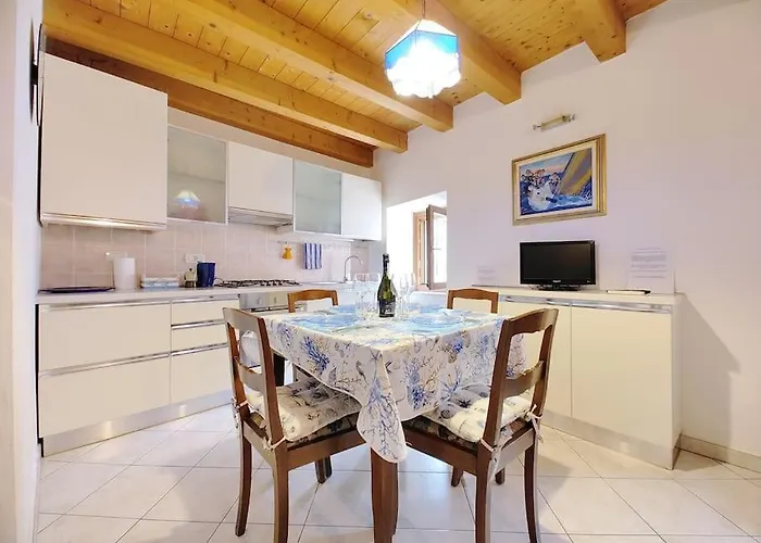 Apartamento Lungomare - Free Wifi & Spiaggia A 100 M