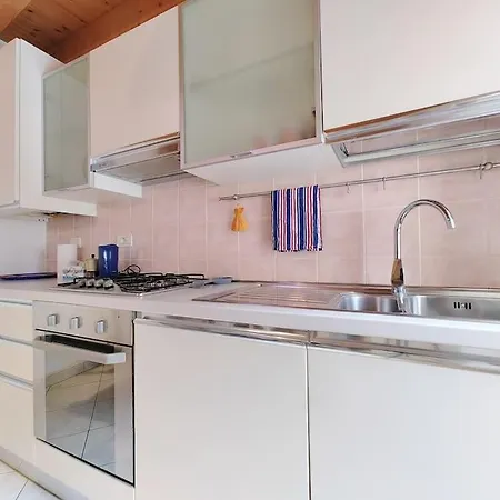 Apartment Lungomare - Free Wifi & Spiaggia A 100 M Grado